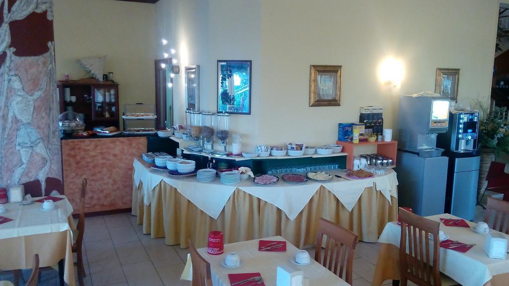 Hotel Astoria Lido シルミオーネ エクステリア 写真