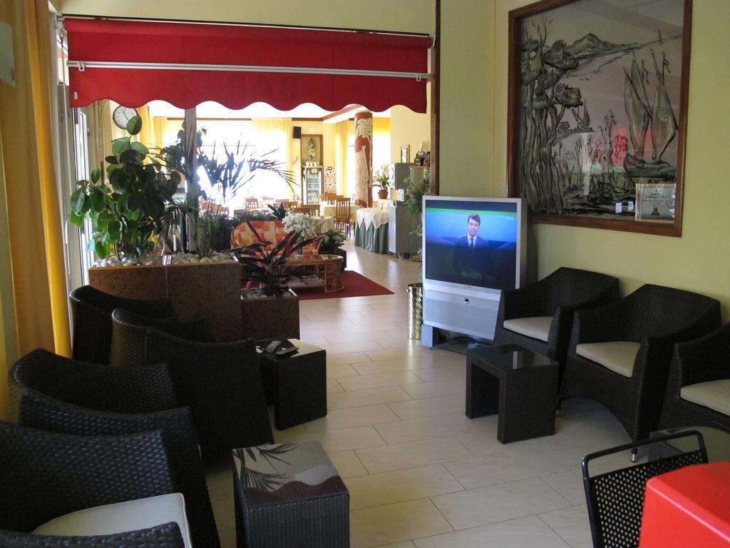 Hotel Astoria Lido シルミオーネ エクステリア 写真