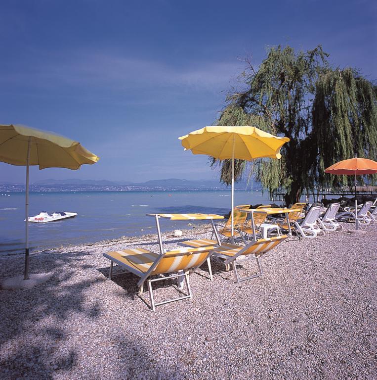Hotel Astoria Lido シルミオーネ エクステリア 写真