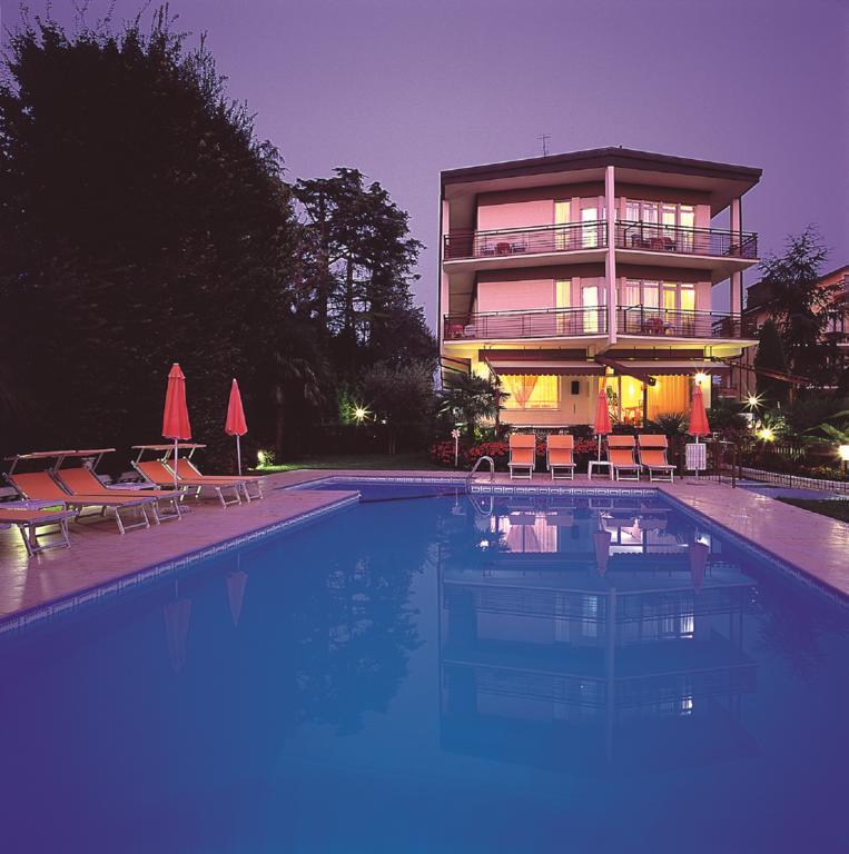 Hotel Astoria Lido シルミオーネ エクステリア 写真