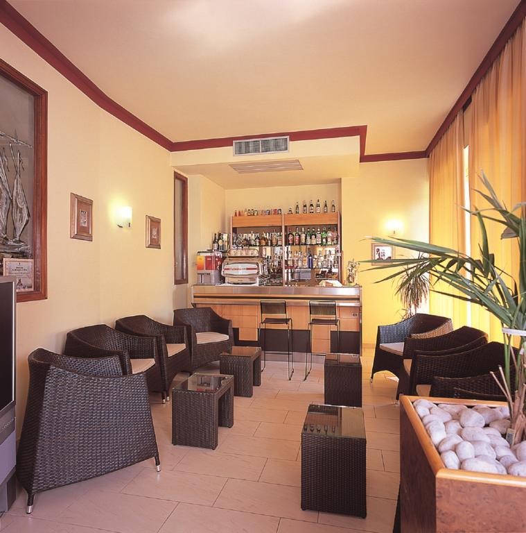 Hotel Astoria Lido シルミオーネ エクステリア 写真