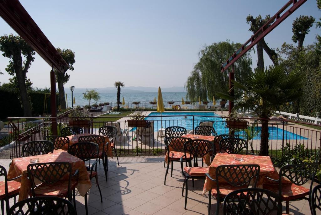 Hotel Astoria Lido シルミオーネ エクステリア 写真